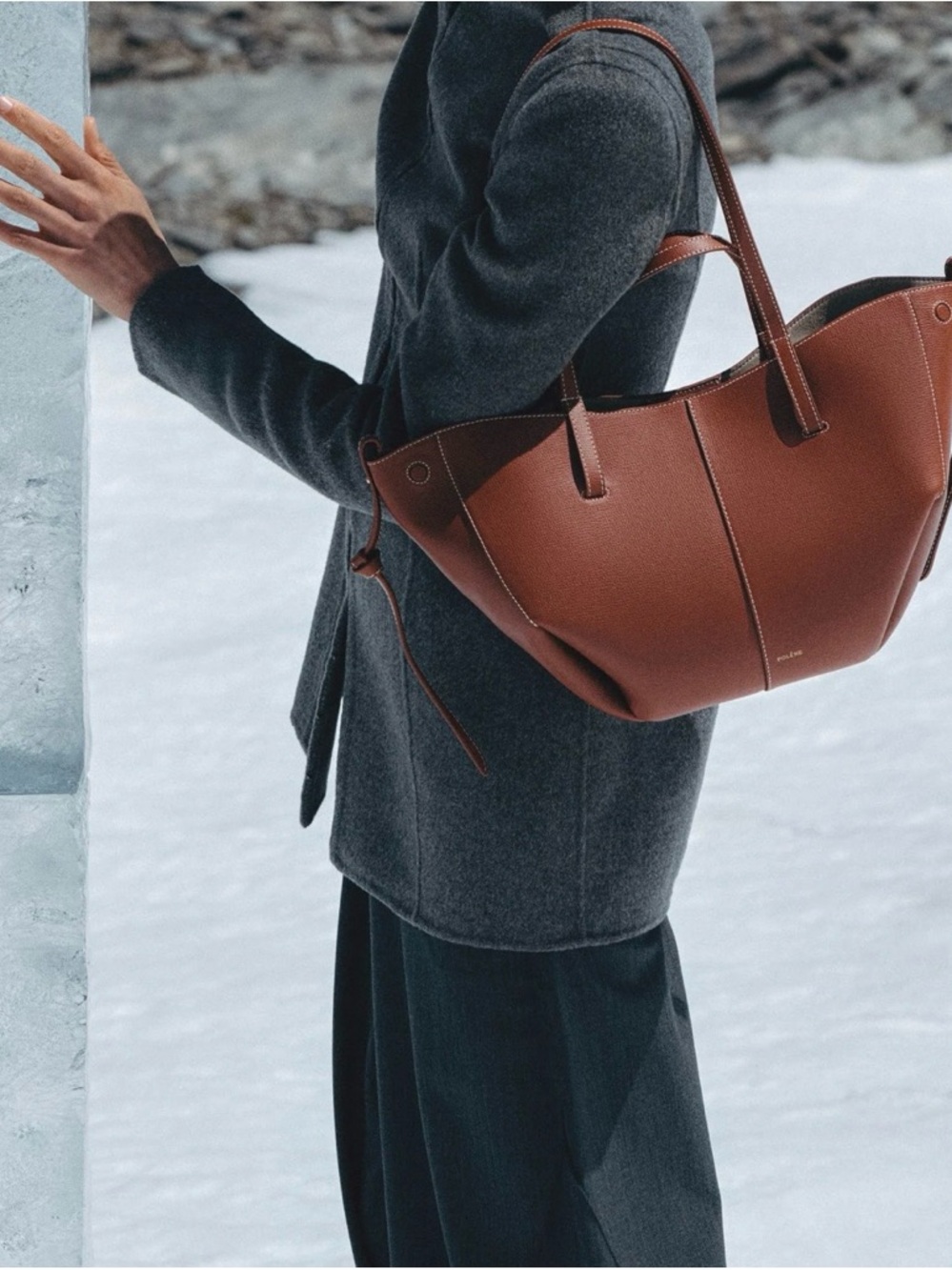 Large Pole’ne Leather Tote Bag in Cognac brown - Picture 8 of 8